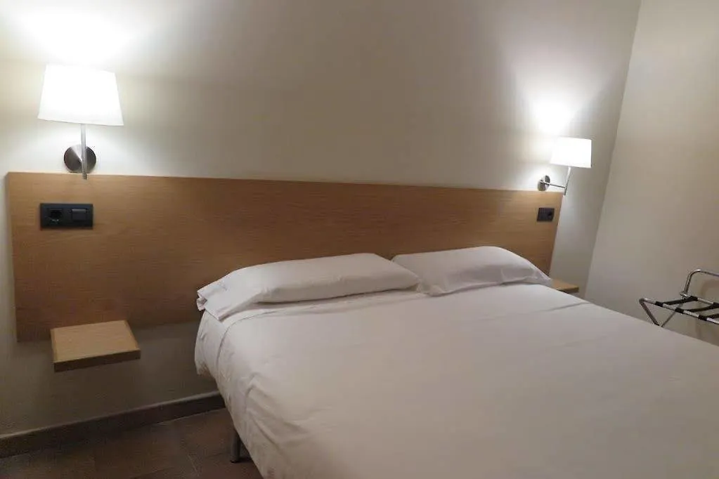 Aparthotel El Serch Andorra la Vella 3*,