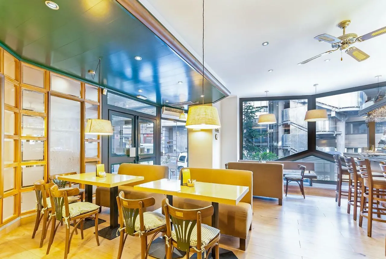 Aparthotel El Serch Andorra la Vella